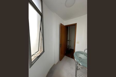 Apartamento para alugar com 202m², 4 quartos e 2 vagas Apartamento para alugar com 202m², 4 quartos e 2 vagasBanheiro 2