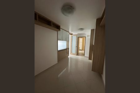 Apartamento para alugar com 202m², 4 quartos e 2 vagas Apartamento para alugar com 202m², 4 quartos e 2 vagasSuíte