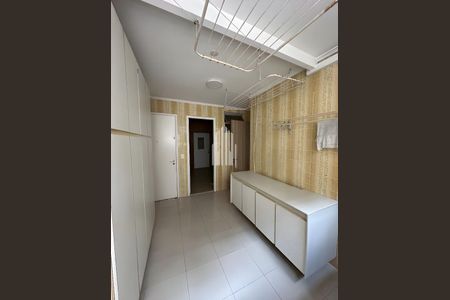 Apartamento para alugar com 202m², 4 quartos e 2 vagas Apartamento para alugar com 202m², 4 quartos e 2 vagasÁrea de Serviço