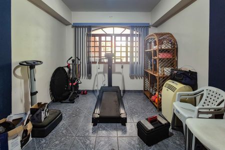 Casa à venda com 450m², 4 quartos e 2 vagasAcademia