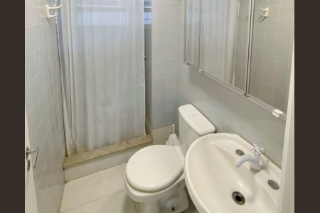 Banheiro  de apartamento para alugar com 1 quarto, 48m² em Centro Histórico, Porto Alegre