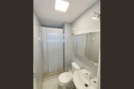 Banheiro  de apartamento para alugar com 1 quarto, 48m² em Centro Histórico, Porto Alegre