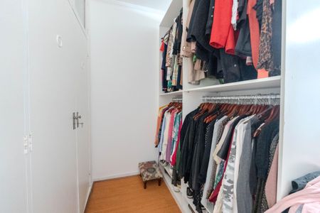 Apartamento à venda com 176m², 3 quartos e sem vaga Apartamento à venda com 176m², 3 quartos e sem vagaCloset do quarto 1