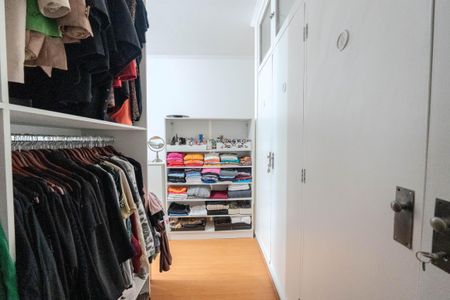 Apartamento à venda com 176m², 3 quartos e sem vaga Apartamento à venda com 176m², 3 quartos e sem vagaCloset do quarto 1