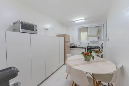 Apartamento à venda com 176m², 3 quartos e sem vaga Apartamento à venda com 176m², 3 quartos e sem vagaCozinha