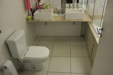 Apartamento à venda com 150m², 3 quartos e 2 vagasBanheiro da Suíte 1