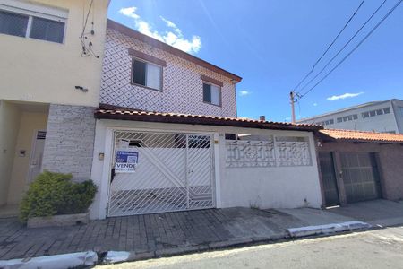 Casa à venda com 120m², 4 quartos e 2 vagasFachada