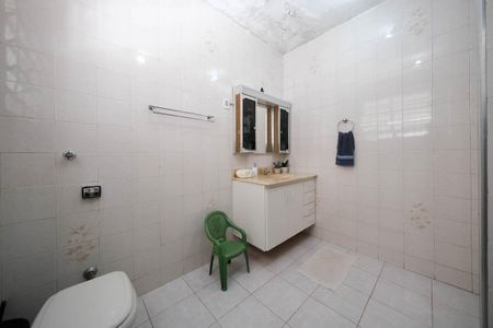 Casa à venda com 120m², 4 quartos e 2 vagasBanheiro 2