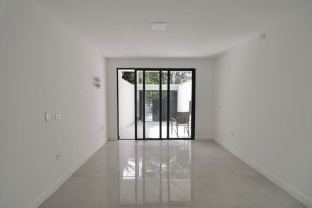 Casa para alugar com 2 quartos, 120m² em Jardim Las Palmas, Guarujá