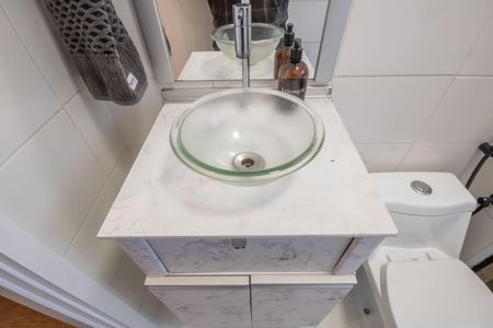 Apartamento à venda com 58m², 2 quartos e 1 vaga Apartamento à venda com 58m², 2 quartos e 1 vagaBanheiro