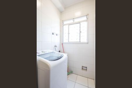 Apartamento à venda com 58m², 2 quartos e 1 vaga Apartamento à venda com 58m², 2 quartos e 1 vagaCozinha e Área de Serviço