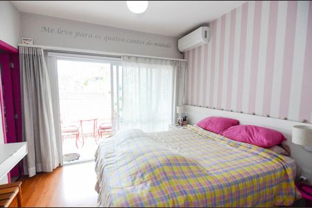 Casa à venda com 225m², 4 quartos e 2 vagas Casa à venda com 225m², 4 quartos e 2 vagasSuíte