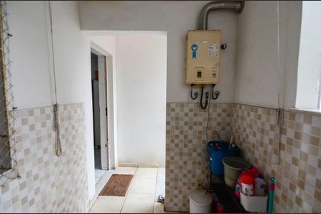 Casa à venda com 225m², 4 quartos e 2 vagas Casa à venda com 225m², 4 quartos e 2 vagasÁrea de Serviço