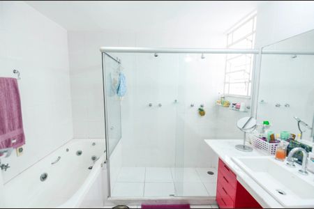 Casa à venda com 225m², 4 quartos e 2 vagas Casa à venda com 225m², 4 quartos e 2 vagasBanheiro da Suíte