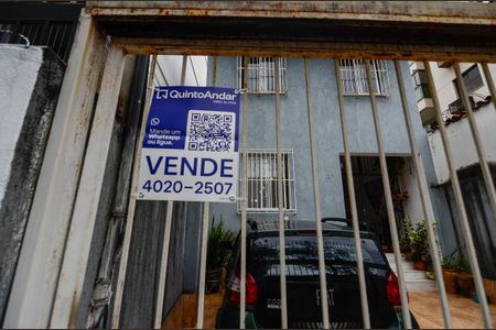Casa à venda com 225m², 4 quartos e 2 vagas Casa à venda com 225m², 4 quartos e 2 vagasPlaca