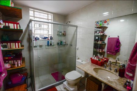 Casa à venda com 225m², 4 quartos e 2 vagas Casa à venda com 225m², 4 quartos e 2 vagasBanheiro 2