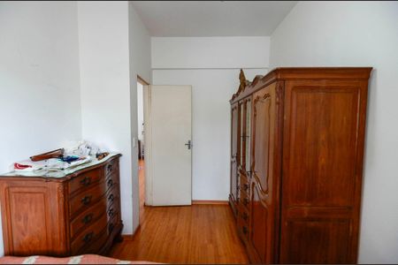 Casa à venda com 225m², 4 quartos e 2 vagas Casa à venda com 225m², 4 quartos e 2 vagasQuarto 1