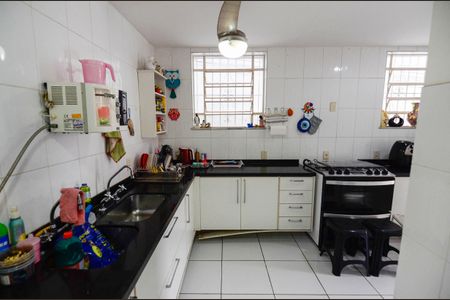 Casa à venda com 225m², 4 quartos e 2 vagas Casa à venda com 225m², 4 quartos e 2 vagasCozinha