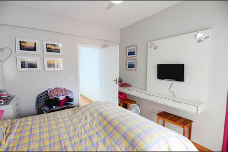 Casa à venda com 225m², 4 quartos e 2 vagas Casa à venda com 225m², 4 quartos e 2 vagasSuíte