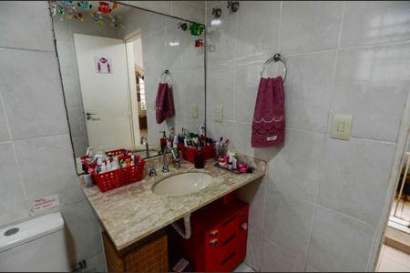 Casa à venda com 225m², 4 quartos e 2 vagas Casa à venda com 225m², 4 quartos e 2 vagasBanheiro 2