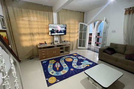 Sala de casa para alugar com 3 quartos, 150m² em Jardim Olavo Bilac, Duque de Caxias