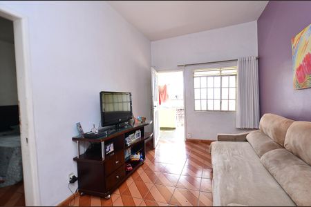 Sala de casa à venda com 3 quartos, 400m² em Sagrada Família, Belo Horizonte