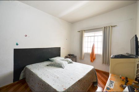 Quarto 1 de casa à venda com 3 quartos, 400m² em Sagrada Família, Belo Horizonte
