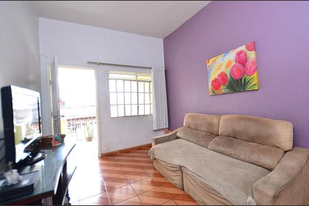 Sala de casa à venda com 3 quartos, 400m² em Sagrada Família, Belo Horizonte