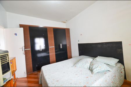 Quarto 1 de casa à venda com 3 quartos, 400m² em Sagrada Família, Belo Horizonte