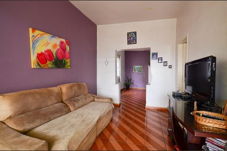 Sala de casa à venda com 3 quartos, 400m² em Sagrada Família, Belo Horizonte