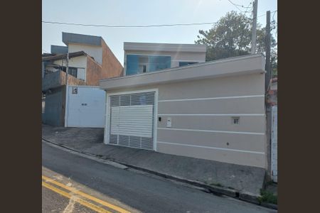Casa à venda com 212m², 3 quartos e 3 vagas Casa à venda com 212m², 3 quartos e 3 vagasFachada