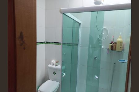 Casa à venda com 212m², 3 quartos e 3 vagas Casa à venda com 212m², 3 quartos e 3 vagasBanheiro