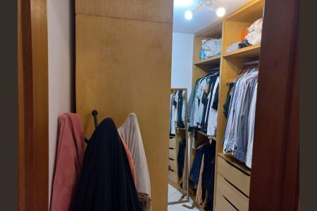 Casa à venda com 212m², 3 quartos e 3 vagas Casa à venda com 212m², 3 quartos e 3 vagasSuíte