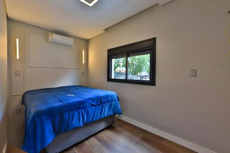 Casa à venda com 245m², 4 quartos e 4 vagas Casa à venda com 245m², 4 quartos e 4 vagasQuarto