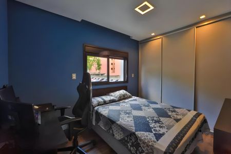 Casa à venda com 245m², 4 quartos e 4 vagas Casa à venda com 245m², 4 quartos e 4 vagasQuarto