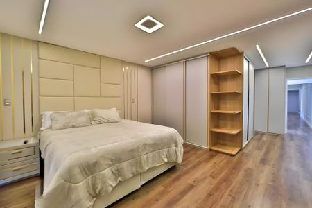 Casa à venda com 245m², 4 quartos e 4 vagas Casa à venda com 245m², 4 quartos e 4 vagasQuarto