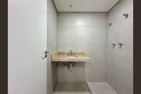 Apartamento à venda com 61m², 2 quartos e 1 vaga Apartamento à venda com 61m², 2 quartos e 1 vagaBanheiro