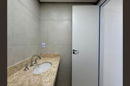 Apartamento à venda com 56m², 2 quartos e 1 vaga Apartamento à venda com 56m², 2 quartos e 1 vagaBanheiro