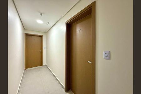 Apartamento à venda com 35m², 1 quarto e sem vaga Apartamento à venda com 35m², 1 quarto e sem vagaHall Apartamento