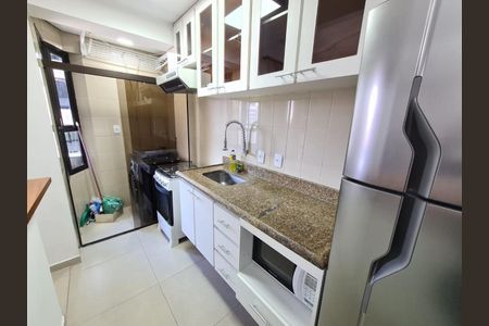 Cozinha de apartamento para alugar com 1 quarto, 40m² em Moema, São Paulo
