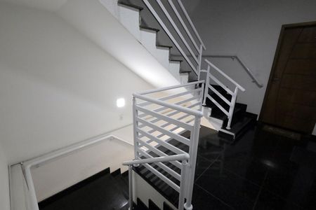 Apartamento à venda com 60m², 2 quartos e 1 vagaEscadas