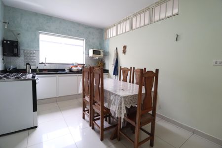 Casa para alugar com 230m², 3 quartos e 3 vagasCozinha