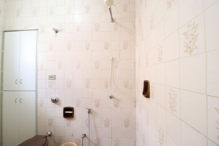 Casa para alugar com 230m², 3 quartos e 3 vagasBanheiro Social