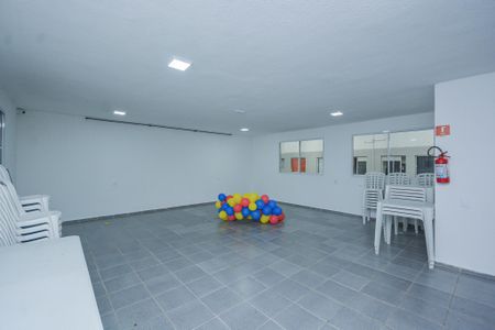 Apartamento à venda com 44m², 2 quartos e 1 vaga Apartamento à venda com 44m², 2 quartos e 1 vagaÁrea comum - Salão de festas