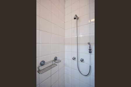 Casa de condomínio à venda com 200m², 4 quartos e 2 vagasChuveiro do Banheiro