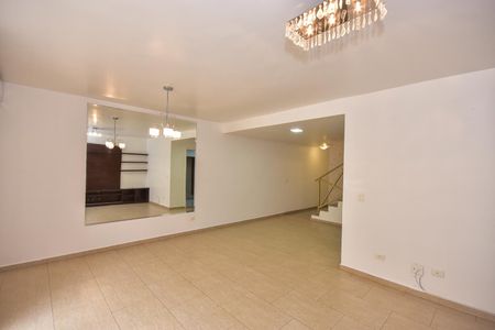 Sala de casa de condomínio para alugar com 4 quartos, 200m² em Jardim Ampliacao, São Paulo