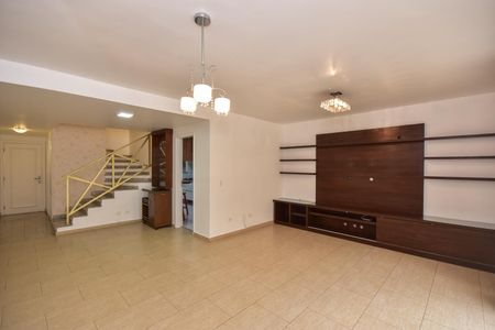 Sala de casa de condomínio para alugar com 4 quartos, 200m² em Jardim Ampliacao, São Paulo