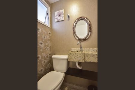 Casa de condomínio à venda com 200m², 4 quartos e 2 vagasLavabo