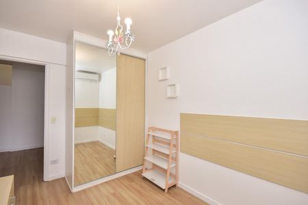 Casa de condomínio à venda com 200m², 4 quartos e 2 vagasQuarto 2