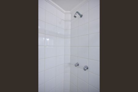 Casa de condomínio à venda com 200m², 4 quartos e 2 vagasChuveiro do Banheiro da Suíte 2